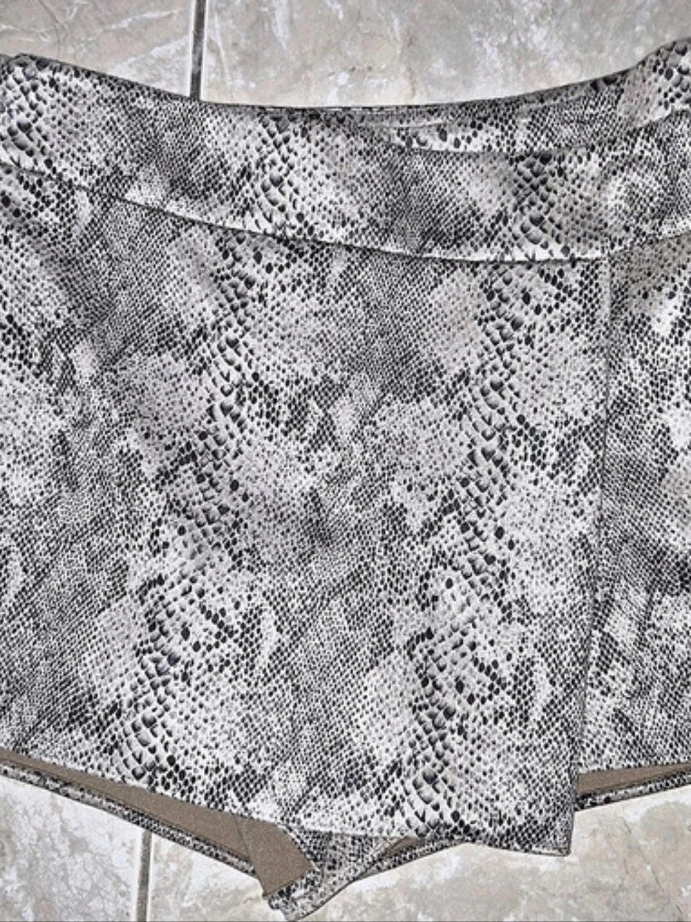 Zara Snake Print Skort Gray & White Size Medium